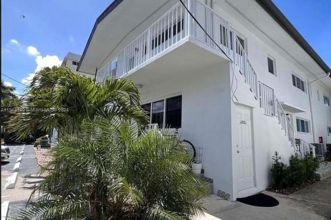 Immobilier commercial à vendre à North Miami Beach, Floride: 390.19 m2 № 969961 - photo 13