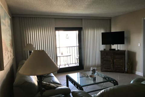 Condo in Sarasota, Florida, 2 bedrooms  № 625218 - photo 5