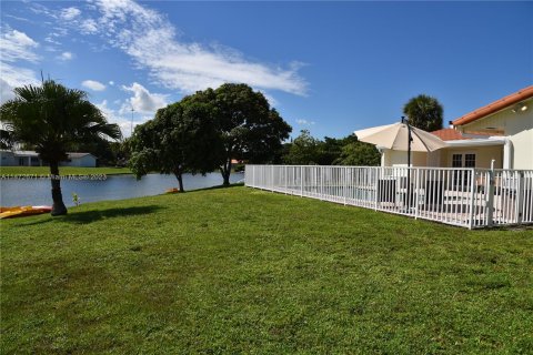 Casa en venta en Miami Lakes, Florida, 5 dormitorios, 191.1 m2 № 783718 - foto 6