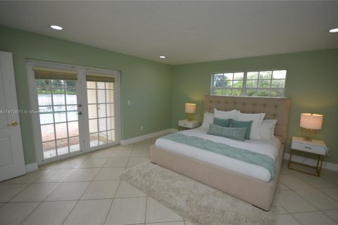 House in Miami Lakes, Florida 5 bedrooms, 191.1 sq.m. № 783718 - photo 17