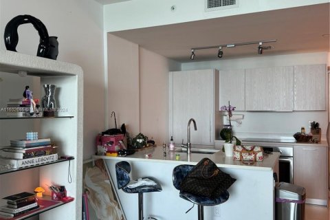 Condominio en venta en Miami, Florida, 1 dormitorio, 56.67 m2 № 1221860 - foto 9