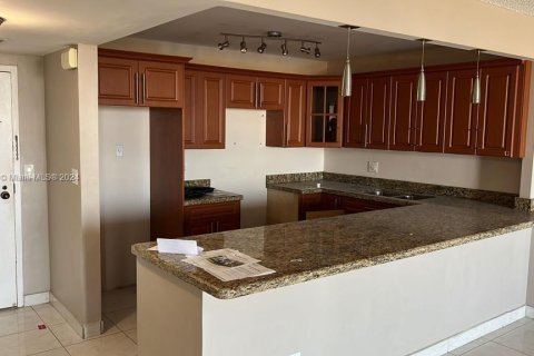 Condominio en venta en Hallandale Beach, Florida, 1 dormitorio, 88.26 m2 № 1175976 - foto 4
