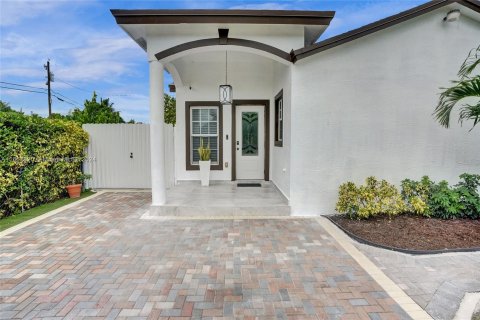 Villa ou maison à vendre à West Palm Beach, Floride: 3 chambres, 143.81 m2 № 1372337 - photo 4