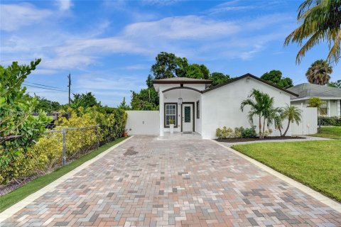 Villa ou maison à vendre à West Palm Beach, Floride: 3 chambres, 143.81 m2 № 1372337 - photo 1