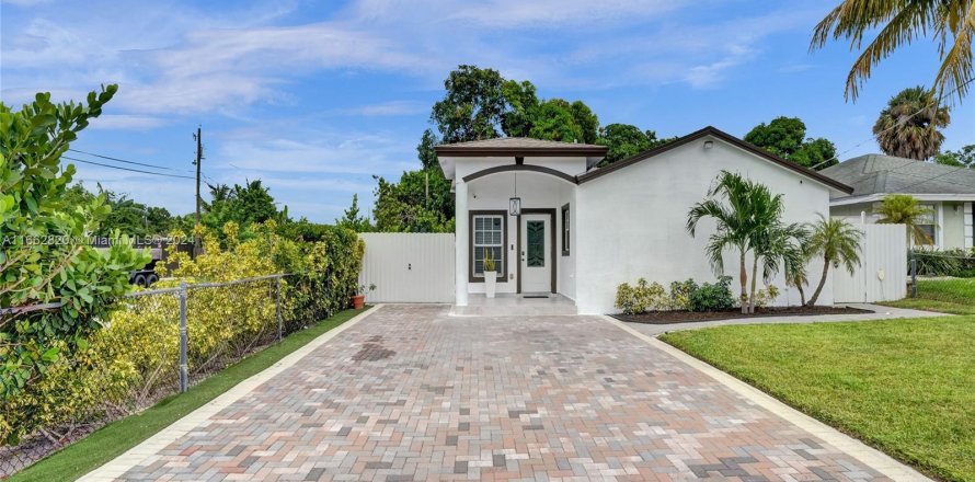 Villa ou maison à West Palm Beach, Floride 3 chambres, 143.81 m2 № 1372337