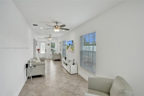 Villa ou maison à vendre à West Palm Beach, Floride: 3 chambres, 143.81 m2 № 1372337 - photo 17