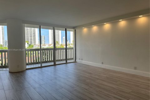 Condominio en venta en Aventura, Florida, 3 dormitorios № 1372339 - foto 1