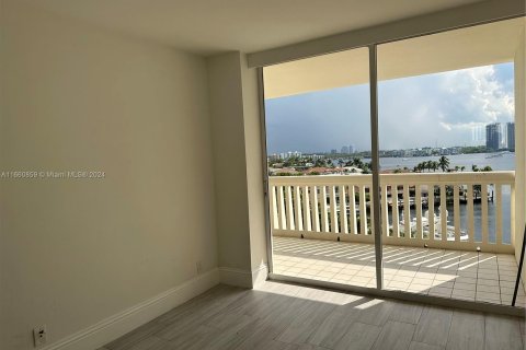 Condominio en venta en Aventura, Florida, 3 dormitorios № 1372339 - foto 11