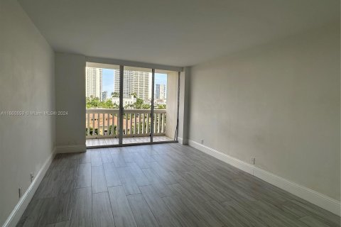 Condo in Aventura, Florida, 3 bedrooms  № 1372339 - photo 25