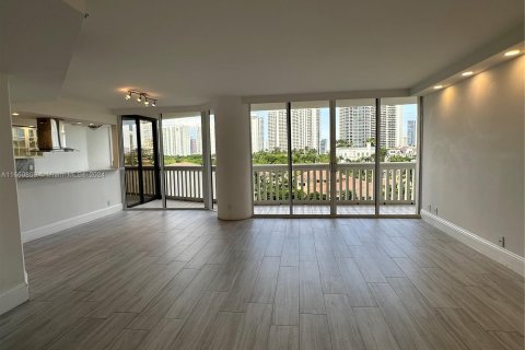 Condo in Aventura, Florida, 3 bedrooms  № 1372339 - photo 26