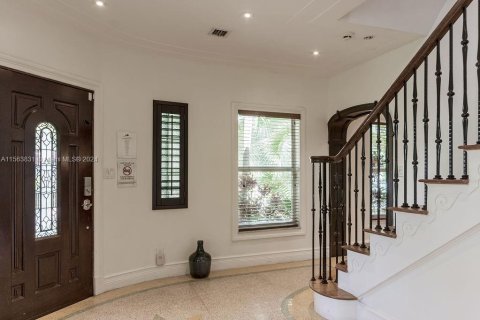 Casa en venta en Miami, Florida, 7 dormitorios, 584.17 m2 № 1099335 - foto 9