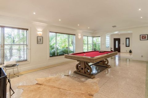 House in Miami, Florida 7 bedrooms, 584.17 sq.m. № 1099335 - photo 14