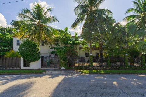 House in Miami, Florida 7 bedrooms, 584.17 sq.m. № 1099335 - photo 3