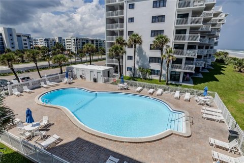 Condo in New Smyrna Beach, Florida, 3 bedrooms  № 1376687 - photo 9