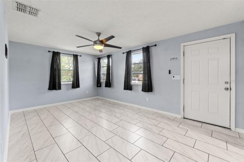 House in Spring Hill, Florida 2 bedrooms, 61.32 sq.m. № 1374795 - photo 7