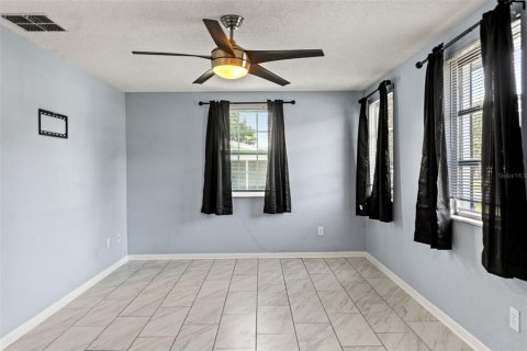 House in Spring Hill, Florida 2 bedrooms, 61.32 sq.m. № 1374795 - photo 5