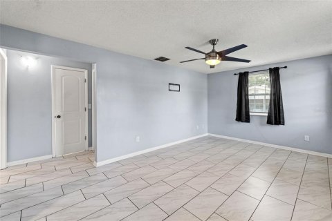 House in Spring Hill, Florida 2 bedrooms, 61.32 sq.m. № 1374795 - photo 6