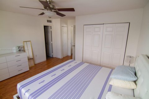 Apartment in Miami Beach, Florida 1 bedroom, 47.38 sq.m. № 442443 - photo 10