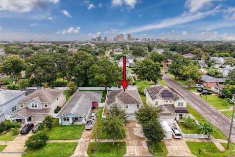 Villa ou maison à vendre à Tampa, Floride: 4 chambres, 229.65 m2 № 1369614 - photo 2