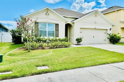 House in Kissimmee, Florida 4 bedrooms, 171.5 sq.m. № 1289896 - photo 2