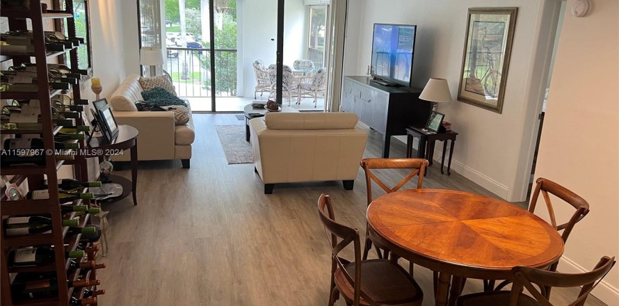 Condo à Weston, Floride, 2 chambres  № 1206558