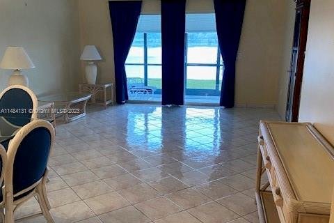 Condominio en venta en Pembroke Pines, Florida, 2 dormitorios, 112.13 m2 № 832627 - foto 14