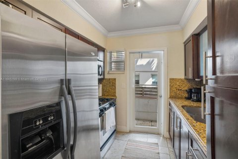 Condo in Miami Beach, Florida, 1 bedroom  № 1328299 - photo 15