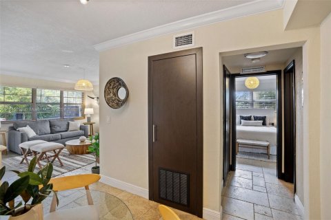 Condo in Miami Beach, Florida, 1 bedroom  № 1328299 - photo 5