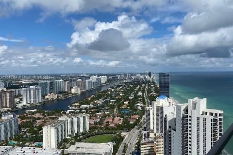 Copropriété à vendre à Sunny Isles Beach, Floride: 2 chambres, 117.8 m2 № 1328319 - photo 14