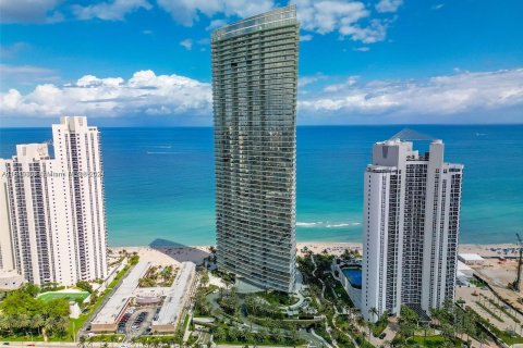 Copropriété à vendre à Sunny Isles Beach, Floride: 2 chambres, 117.8 m2 № 1328319 - photo 1