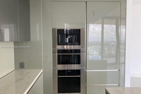 Condominio en venta en Sunny Isles Beach, Florida, 2 dormitorios, 117.8 m2 № 1328319 - foto 4