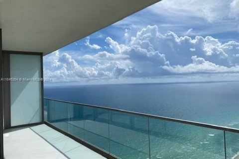 Condominio en venta en Sunny Isles Beach, Florida, 2 dormitorios, 117.8 m2 № 1328319 - foto 10