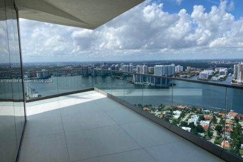 Condo in Sunny Isles Beach, Florida, 2 bedrooms  № 1328319 - photo 29