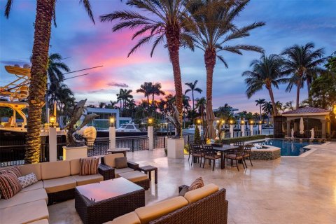 Villa ou maison à vendre à Fort Lauderdale, Floride: 9 chambres, 999.63 m2 № 627405 - photo 1