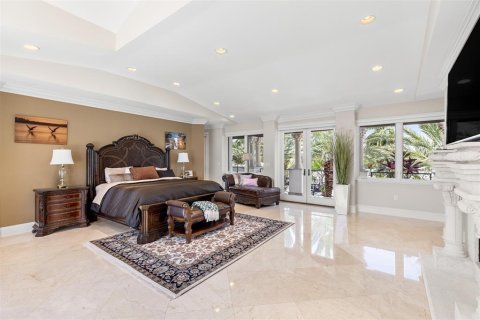 House in Fort Lauderdale, Florida 9 bedrooms, 999.63 sq.m. № 627405 - photo 15