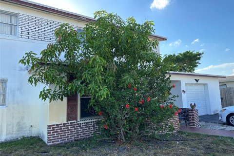 Casa en venta en Lauderdale Lakes, Florida, 4 dormitorios, 208.01 m2 № 1222562 - foto 29