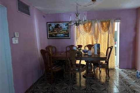 Casa en venta en Lauderdale Lakes, Florida, 4 dormitorios, 208.01 m2 № 1222562 - foto 24