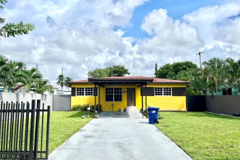 Casa en venta en Miami, Florida, 3 dormitorios, 139.63 m2 № 1348177 - foto 1