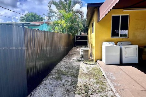 Casa en venta en Miami, Florida, 3 dormitorios, 139.63 m2 № 1348177 - foto 5