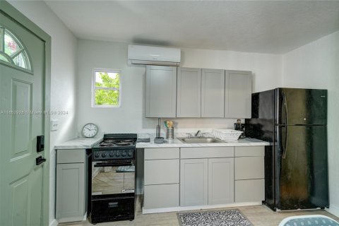 Immobilier commercial à vendre à Miami, Floride: 150.59 m2 № 1348128 - photo 15