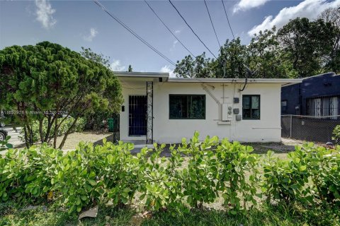 Immobilier commercial à vendre à Miami, Floride: 150.59 m2 № 1348128 - photo 22