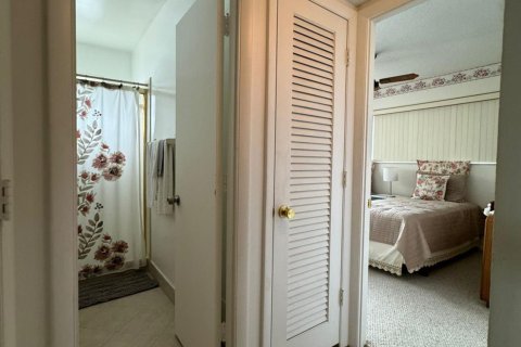 Condo in Hollywood, Florida, 2 bedrooms  № 1116612 - photo 9