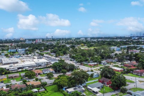 Villa ou maison à vendre à Miami, Floride: 3 chambres, 81.29 m2 № 1370787 - photo 16