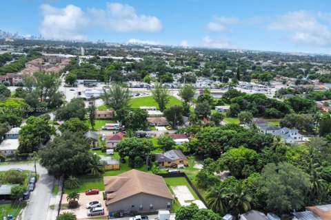 Villa ou maison à vendre à Miami, Floride: 3 chambres, 81.29 m2 № 1370787 - photo 17