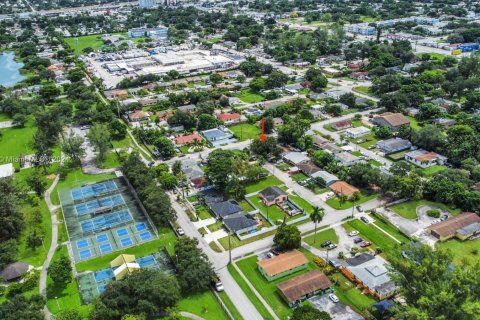 Villa ou maison à vendre à Miami, Floride: 3 chambres, 81.29 m2 № 1370787 - photo 15