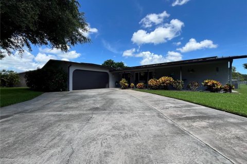 Villa ou maison à vendre à Clewiston, Floride: 3 chambres, 155.61 m2 № 1285326 - photo 1