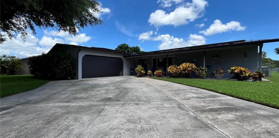 Villa ou maison à Clewiston, Floride 3 chambres, 155.61 m2 № 1285326