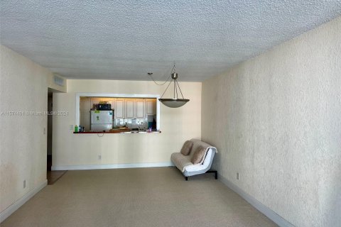 Casa en venta en Sunny Isles Beach, Florida, 1 dormitorio, 92.9 m2 № 1138588 - foto 2