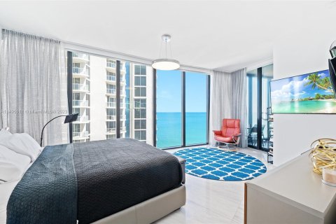 Condo in Sunny Isles Beach, Florida, 4 bedrooms  № 885838 - photo 8