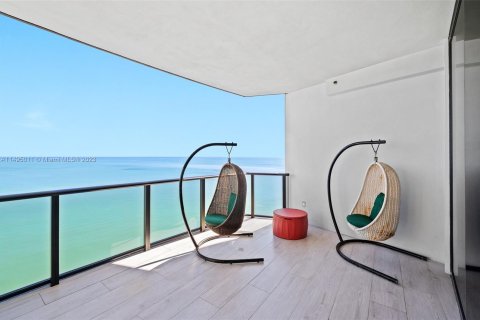 Condo in Sunny Isles Beach, Florida, 4 bedrooms  № 885838 - photo 29